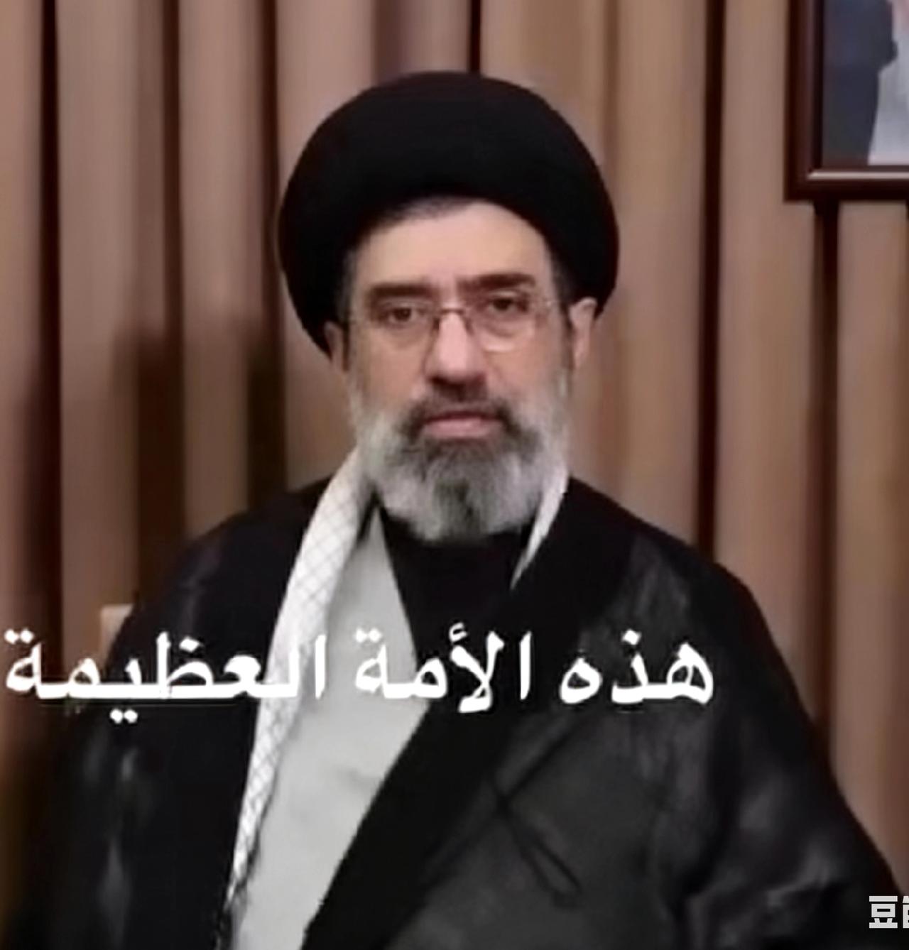 穆杰塔巴真出事了？袭击中受伤？最新3个异常新闻报道！
1、美战争部长赫格塞斯，最