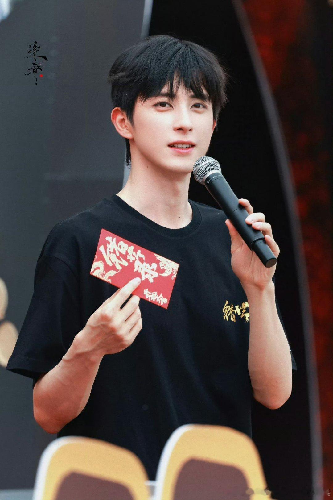 敖瑞鹏这状态完全男大来的敖瑞鹏好薄一片敖瑞鹏这状态也太好了吧，完全青春男大来的，