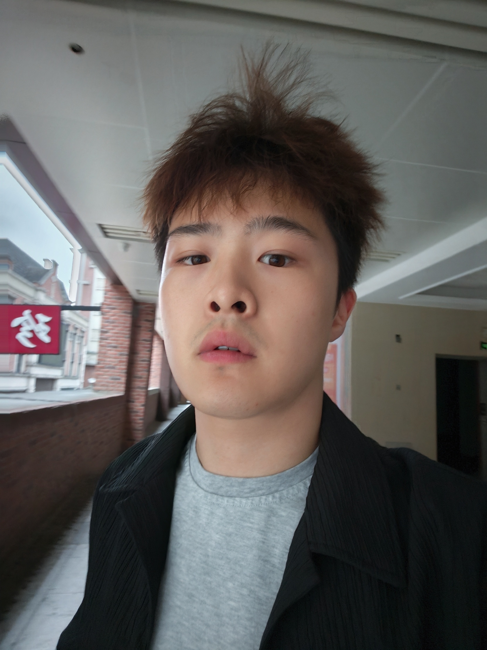 雨天练腿，忧郁风。 蚌埠