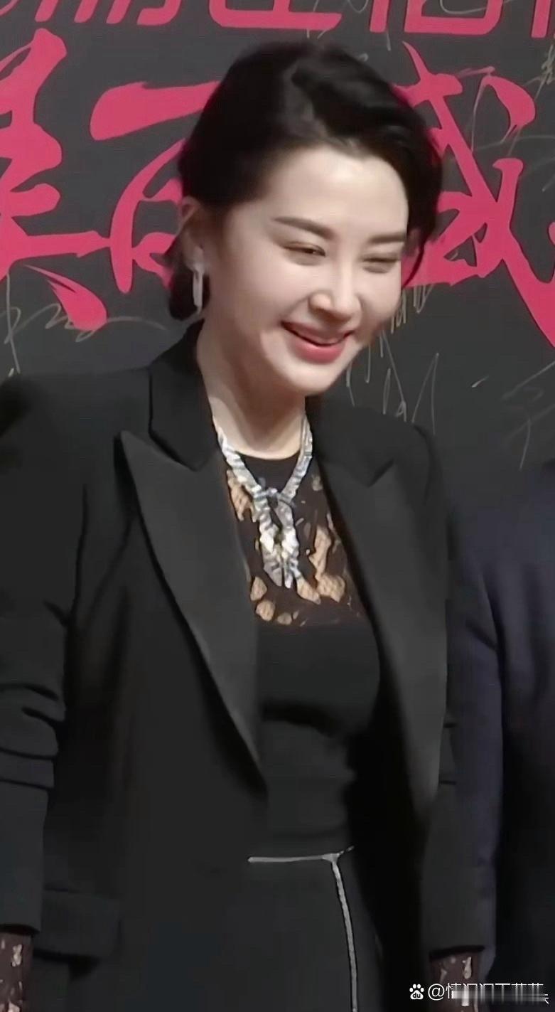 50+年龄，美人模子状态绝绝子呀许晴，不愧是晴公主！咋保养的…敢说这不是30+的