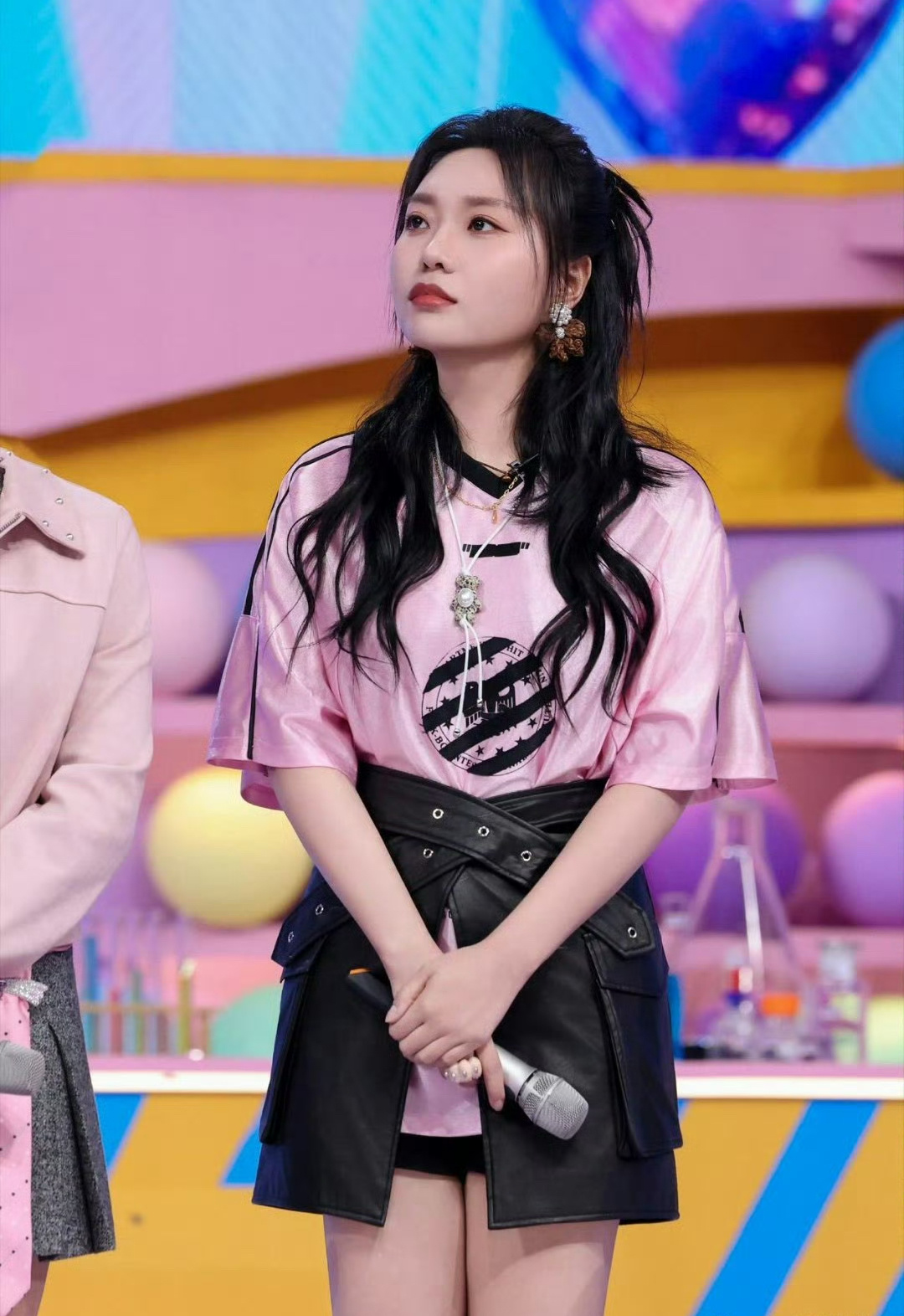 李嘉琦李雪琴你俩咋这么瘦了我觉得胖子变瘦后看起来就没有这么快乐了之前贾玲和贾冰也