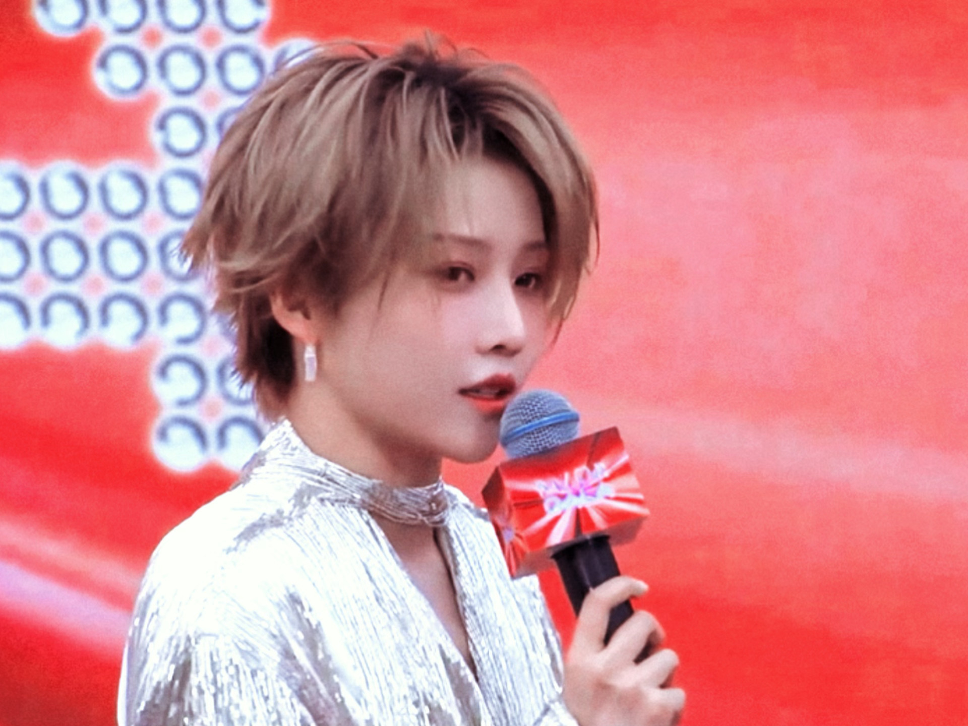刘雨昕好漂亮好期待舞台.时尚芭莎红毯 ​​​