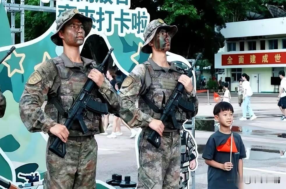 聊个真实的冷知识：香港回归快28年了，七百多万香港居民里，至今没有一个人是从香港