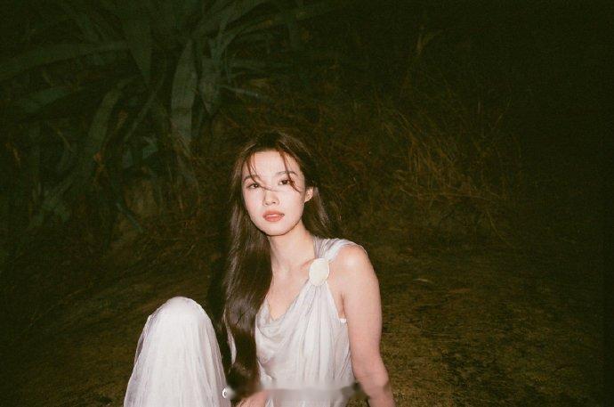 卢昱晓 雨神赛道来新人了怎么能这么美萌 