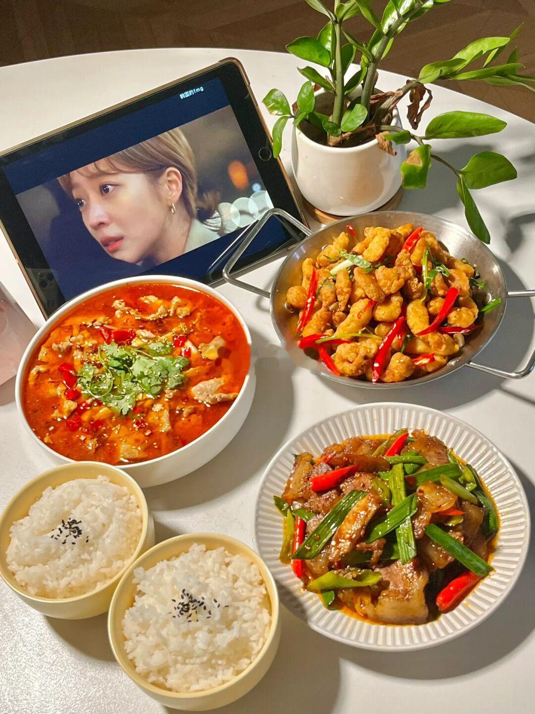 为女朋友做饭174天|又辣又麻根本停不下来
