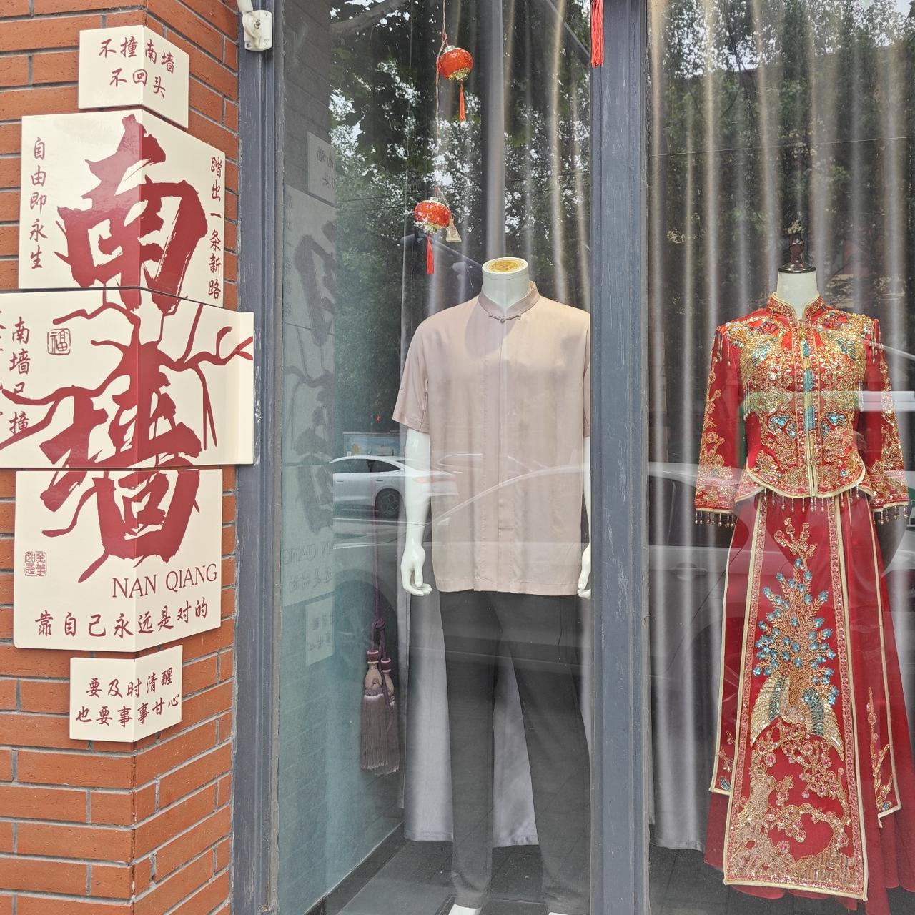 2015年进入的股市，从入市后就把全部的精力都投入了进去，最终赔了个不亦“乐”乎