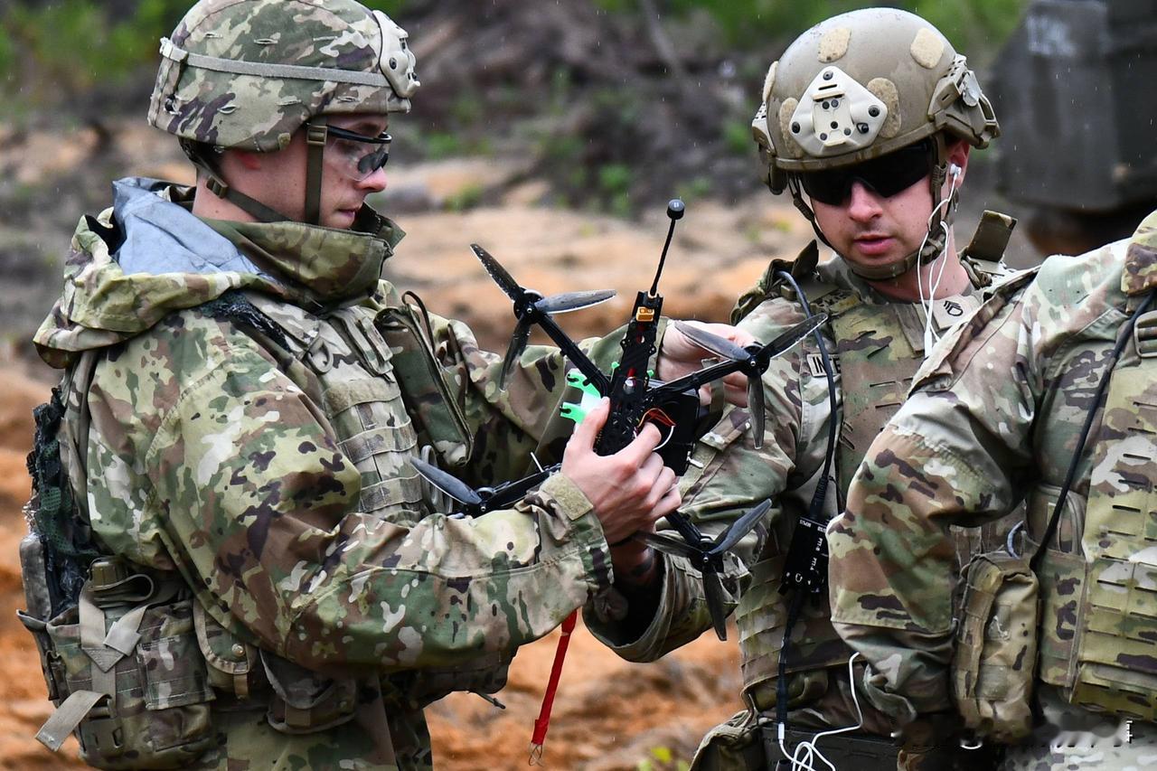 美国国防部宣布启动一项名为“无人机主导计划”（DDP）的计划，该计划框架内计划在