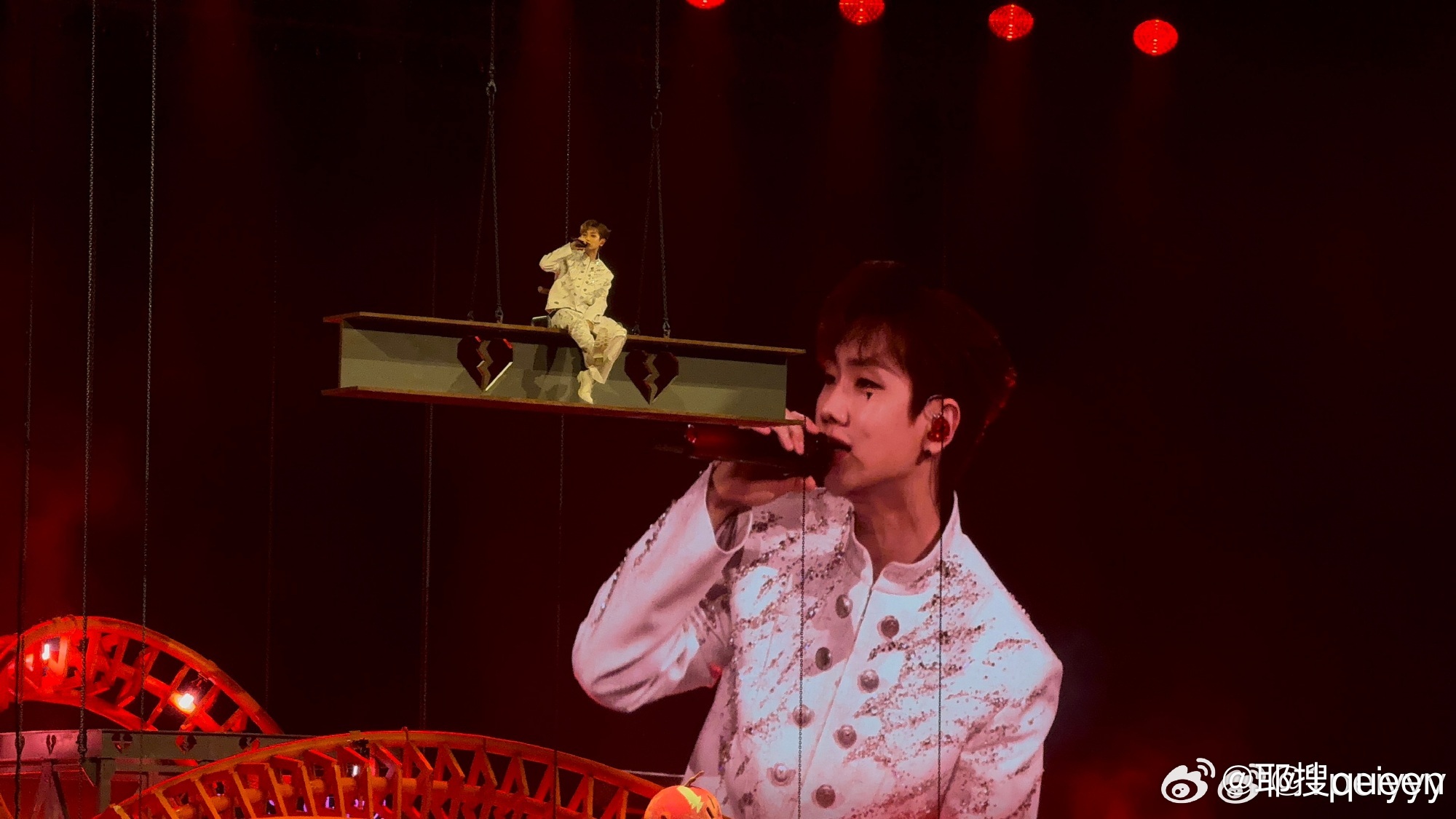 汪苏泷做飞饼真飞了汪苏泷做飞饼把饼甩上屋顶，完美诠释“飞饼”的真谛。翻车现场超可