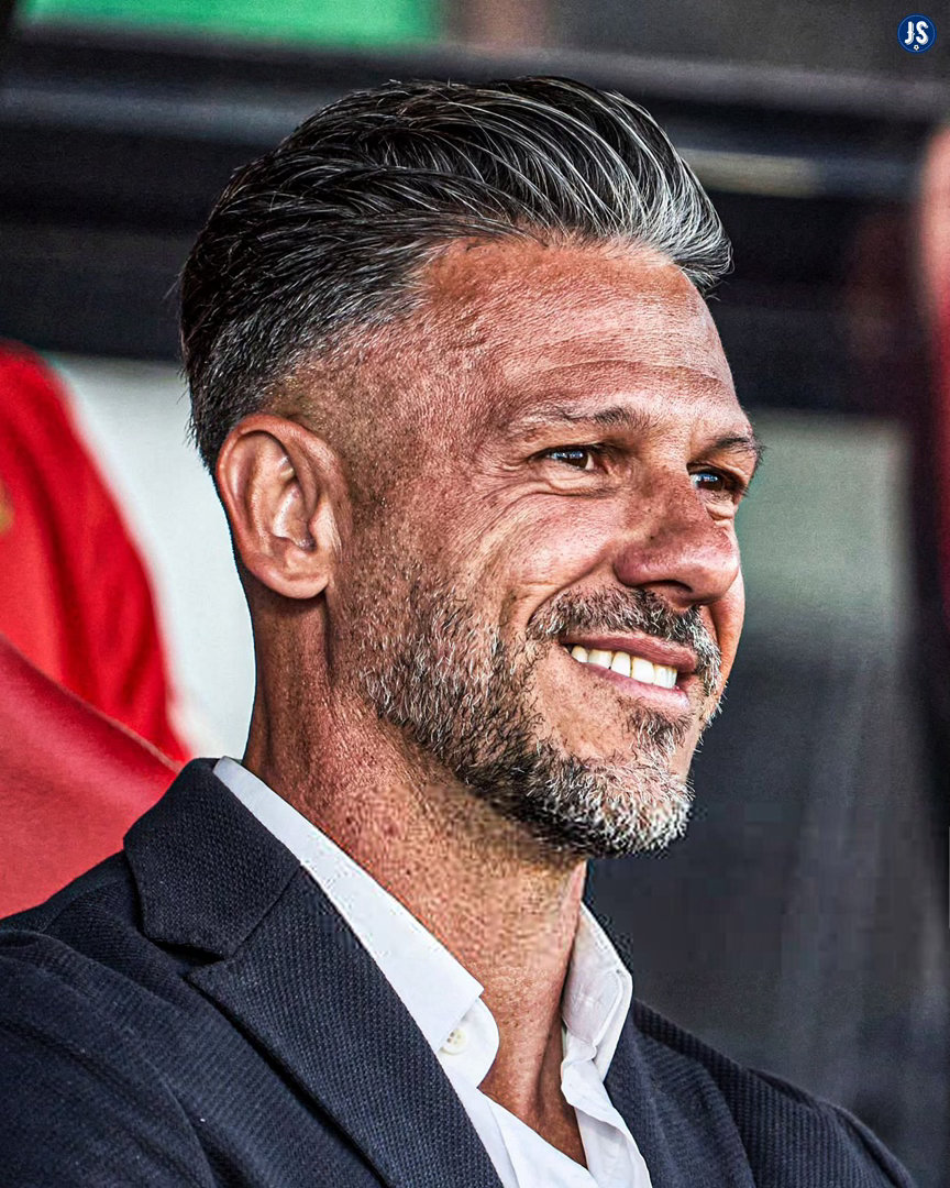 🚨官方：阿根廷教练马丁·德米凯利斯当选西甲联赛4月最佳教练。本月他带领马洛卡队