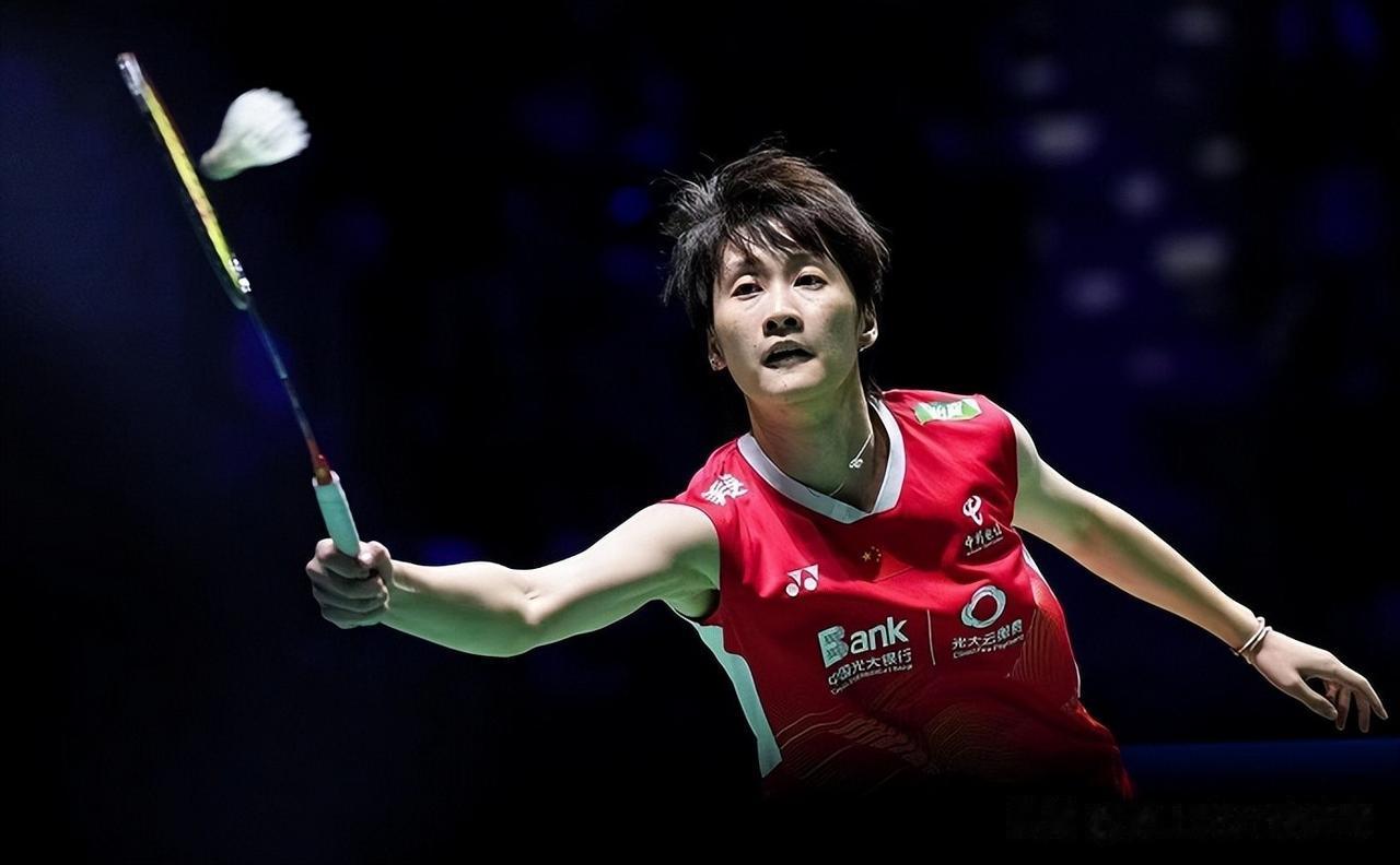 2-0！高昉洁放手一搏，仍惨遭横扫，陈雨菲连续作战，晋级16强！
在中国羽毛球大