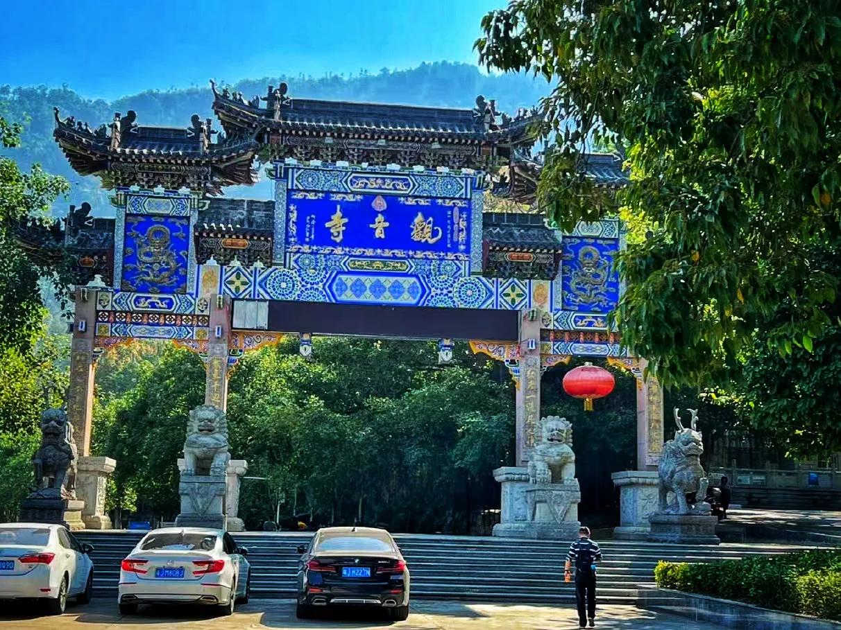 江门名胜景点：杜阮镇叱石山
叱石山的典故：
杜阮镇叱石山因明朝亡后，遗臣大司马黄