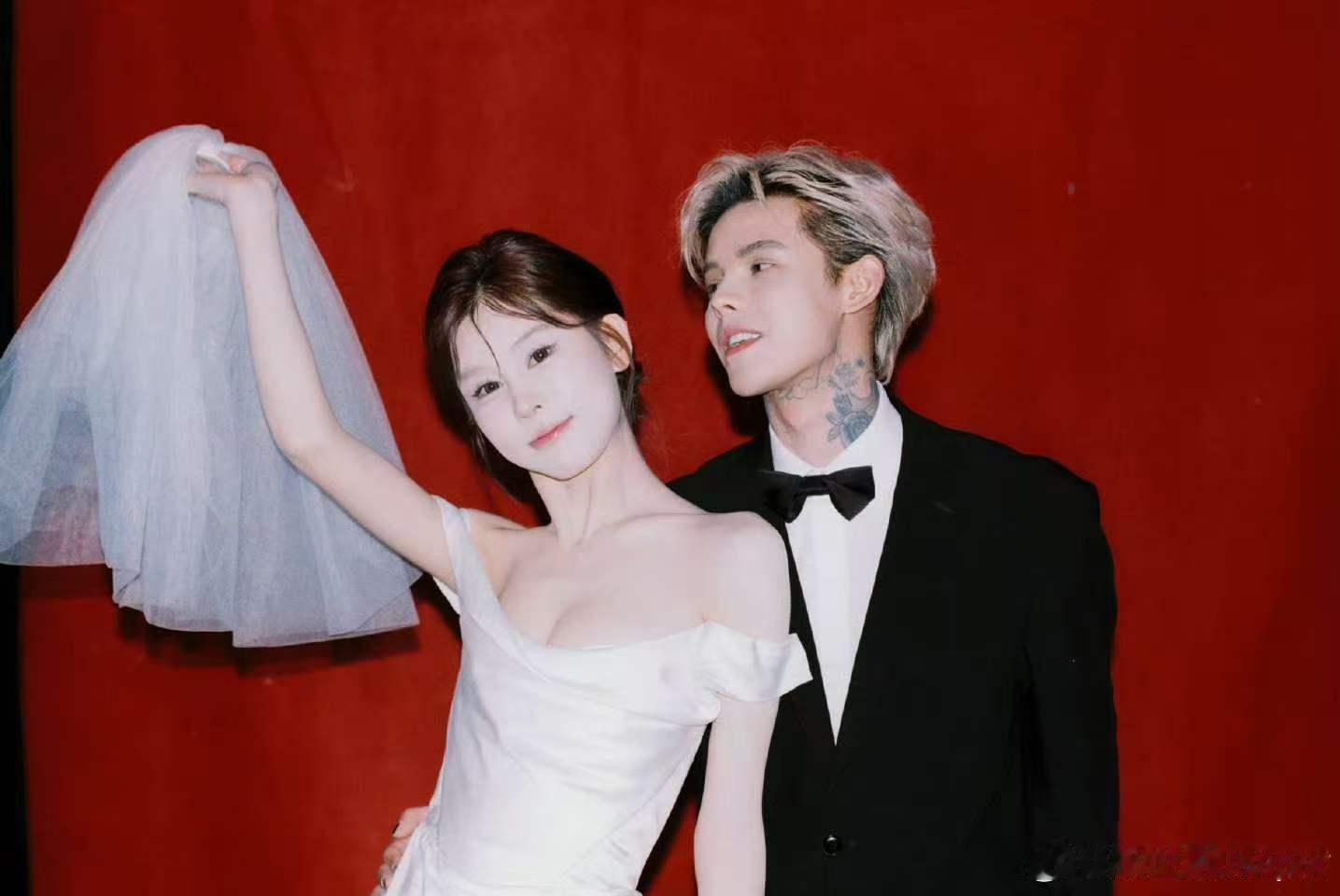 殷世航傲娇美时间线殷世航傲娇美恋情时间线殷世航傲娇美时间线，直播抽几双鞋当喜糖吗