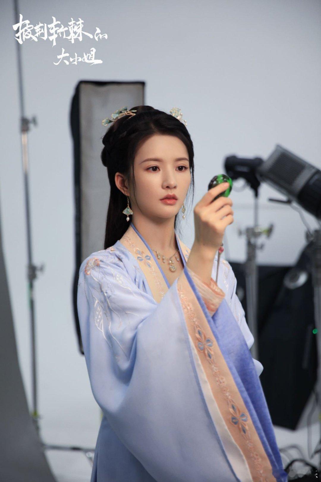 #硬糖少女303##刘些宁# 今日份糖妹新鲜物料刘些宁披荆斩棘的大小姐工作室更新