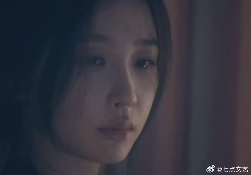 虞书欣万箭穿心后的麻木感镜头满身伤痕堆积到极致便只剩迟钝麻木 虞书欣精准演绎林晚