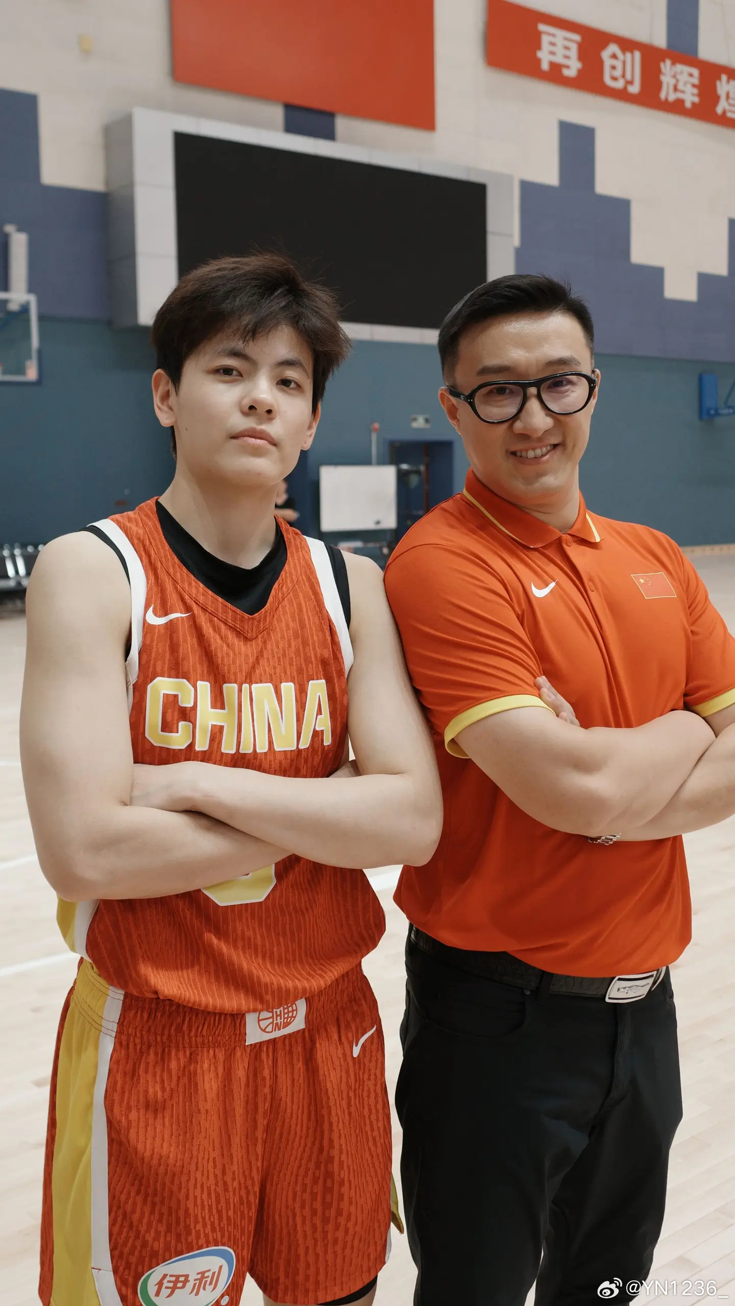 杨舒予杨舒予中国女篮热身赛 20260807又是一张羊的合照图源:dy G-Mo