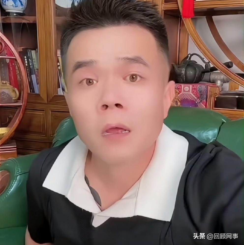 小胖：说二驴要回来的都是不盼他好的！

            二驴在四平阿厦直