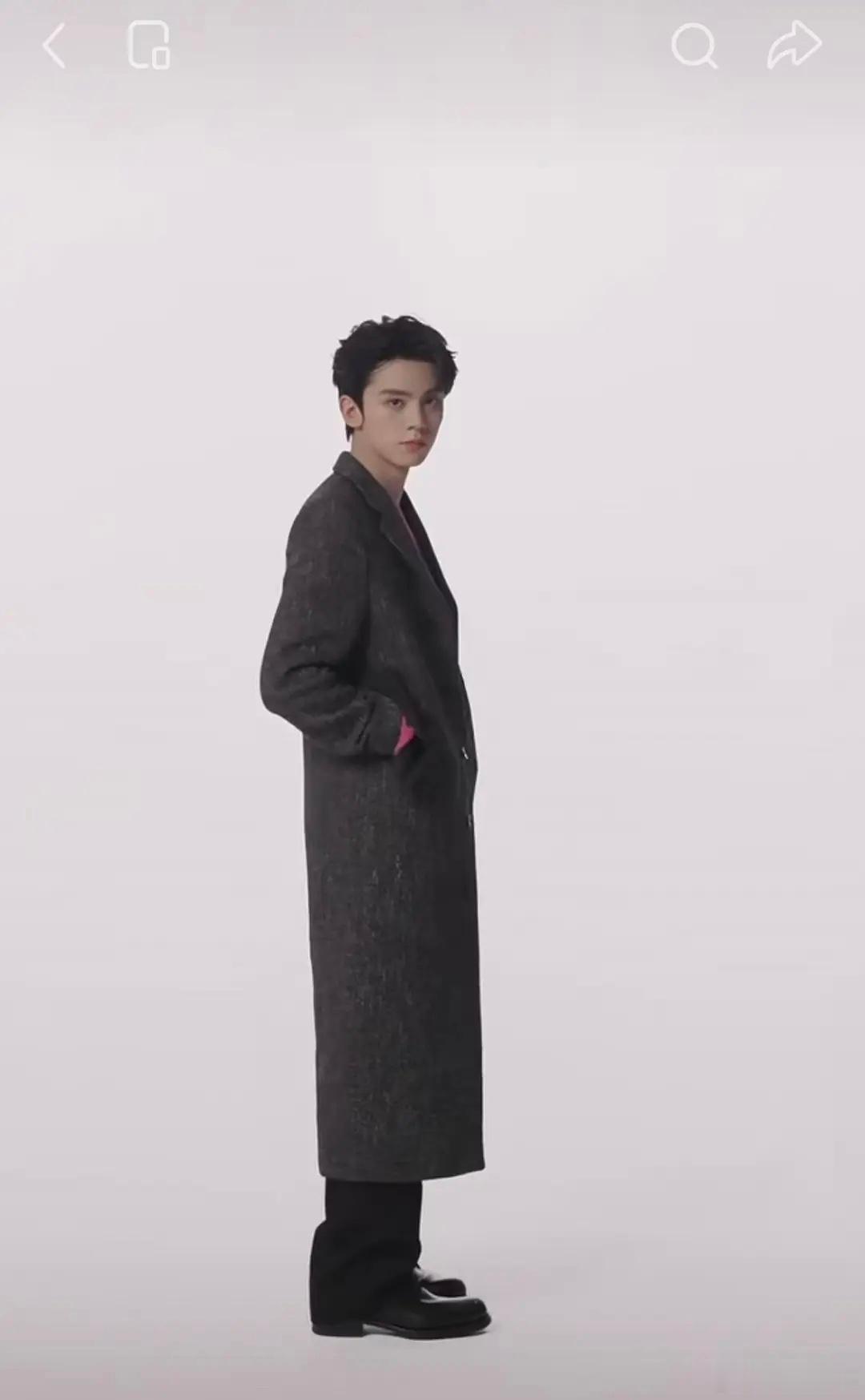 左航实在太像王鹤棣了