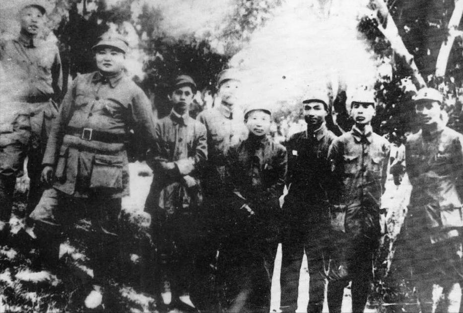 1940年3月，张云逸、罗炳辉率新四军第3支队，在安徽取得反顽自卫战争胜利后，在