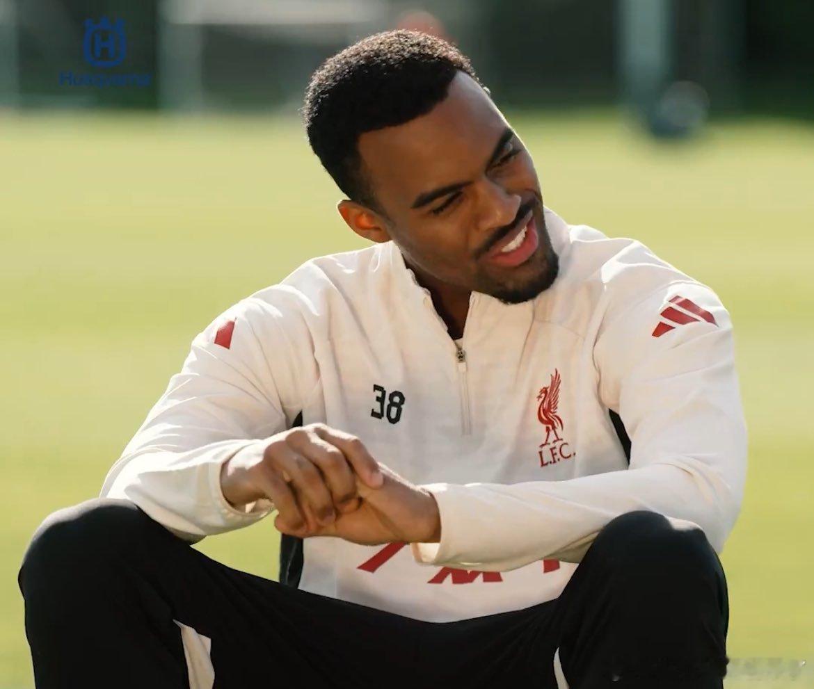 另一个想成为齐达内的人格拉文贝赫：“我小时候想成为像齐达内那样的人。 