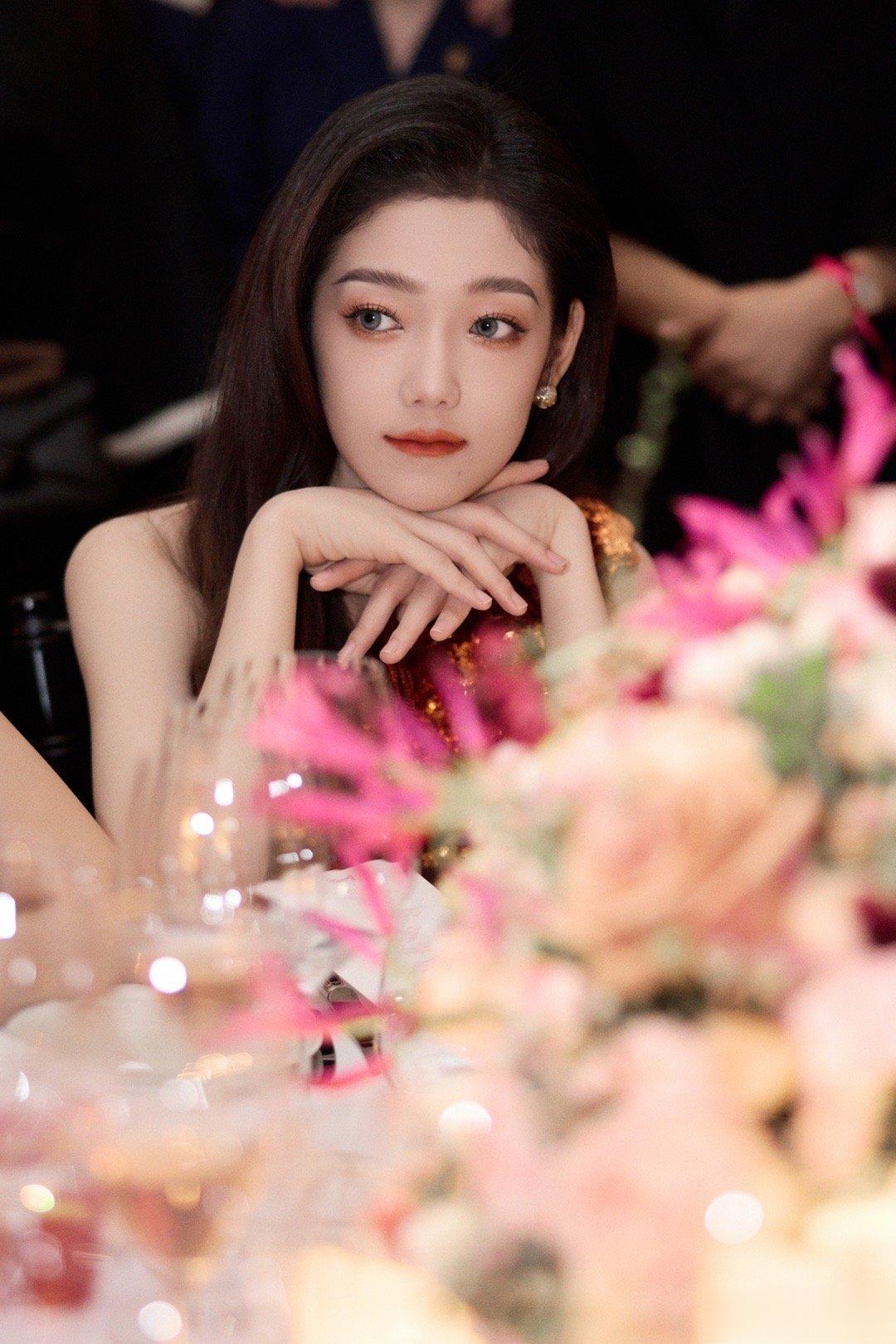 #希林娜依高番茄妆#、#希林娜复古女郎妆# 希林娜依高番茄妆，希林娜复古女郎妆，