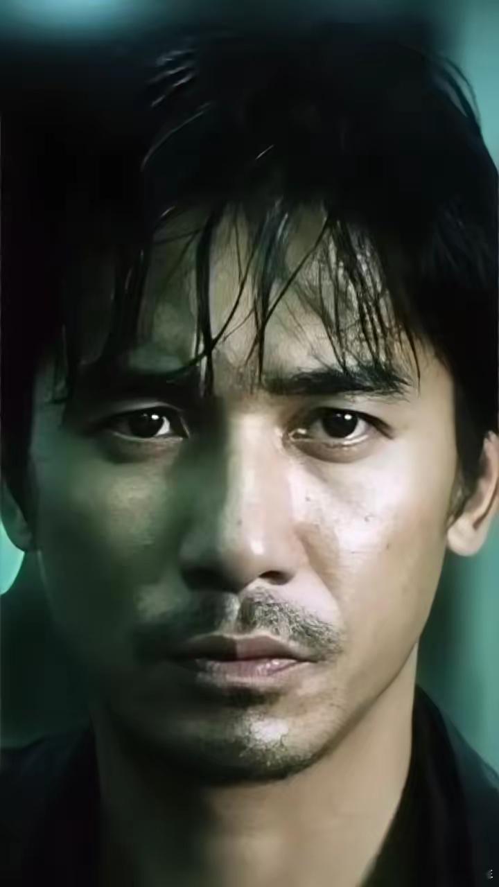 中国电影人在国际获得荣誉最高的演员：奥斯卡终身成就奖成龙威尼斯电影节终身成就奖: