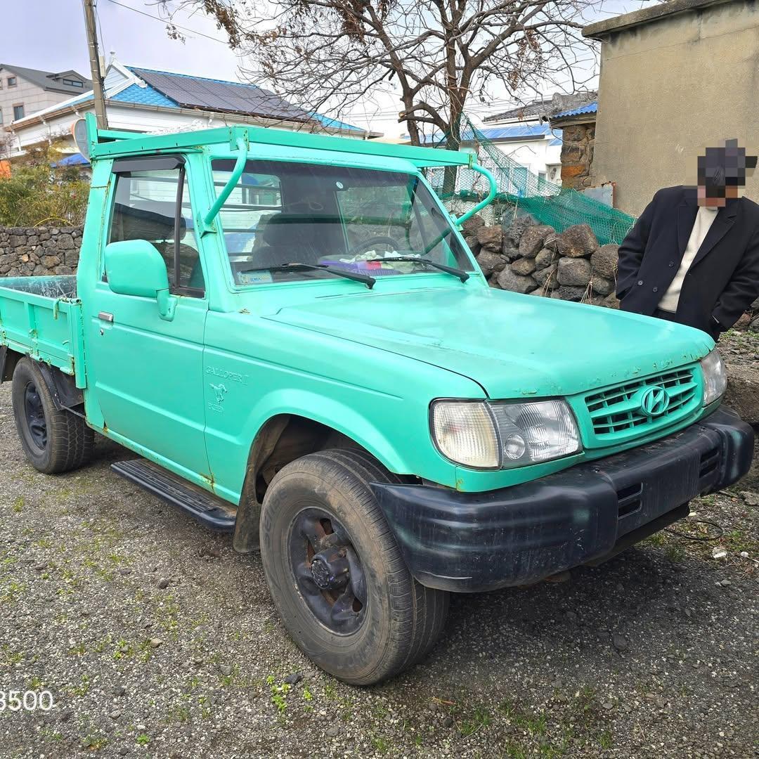 韩国街拍：现代精工 Galloper 2 农用运输车

在济州岛某个角落发现的这