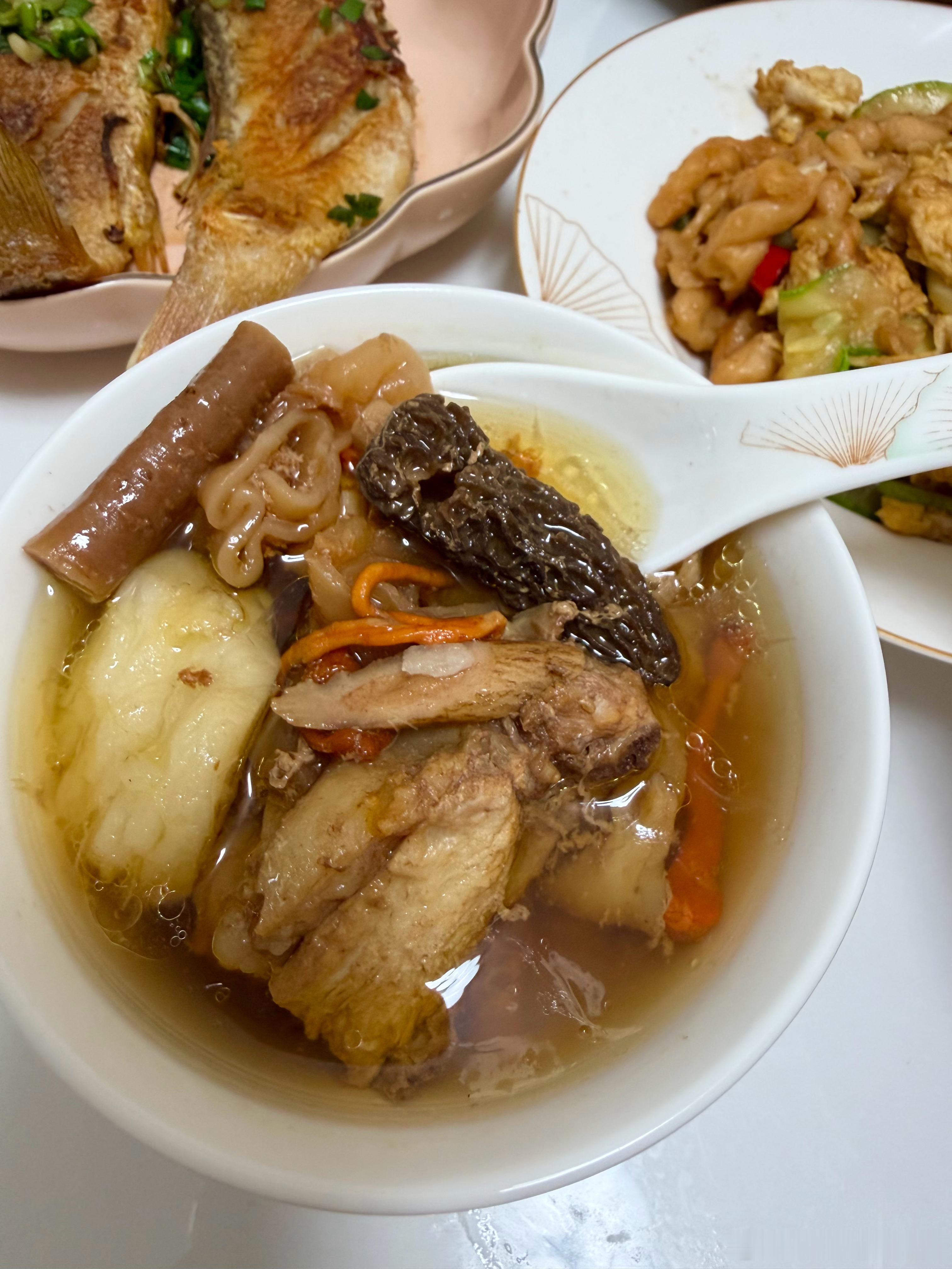 清心的美食生活日记  朋友煲汤的水平真绝～厨艺也好