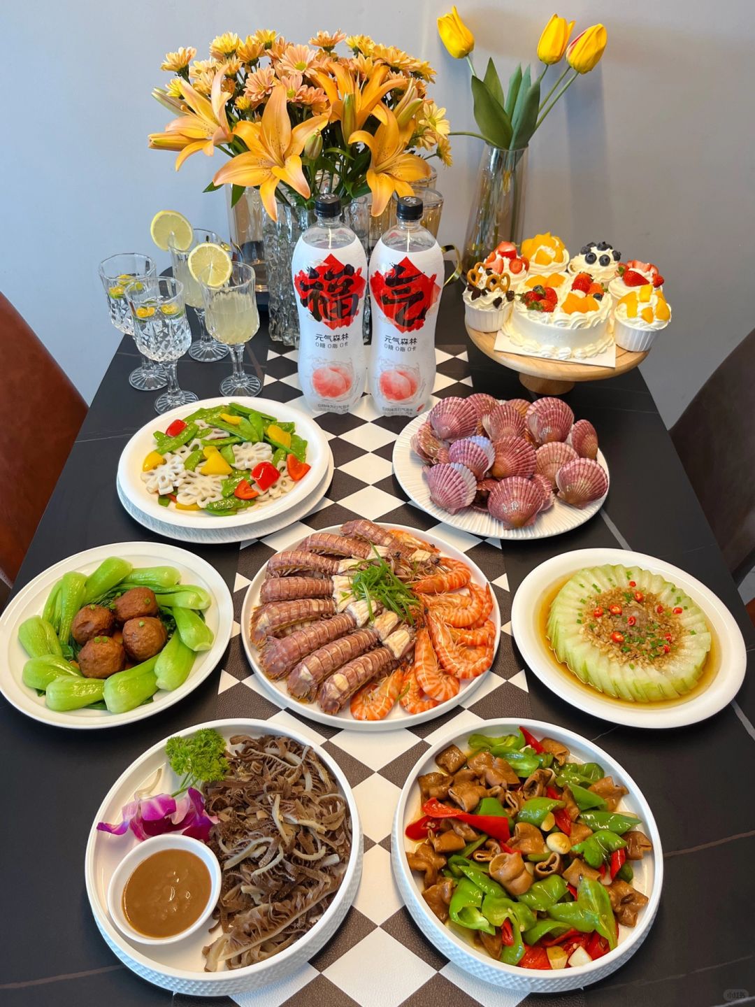 月光所至,万事胜意，祝你，祝我，祝我们～