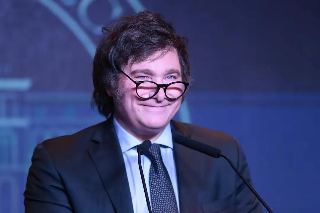 “断绝对华关系”的谣言满天飞，吓跑了外资，跌崩了比索，阿根廷准外长称“绝不可能，