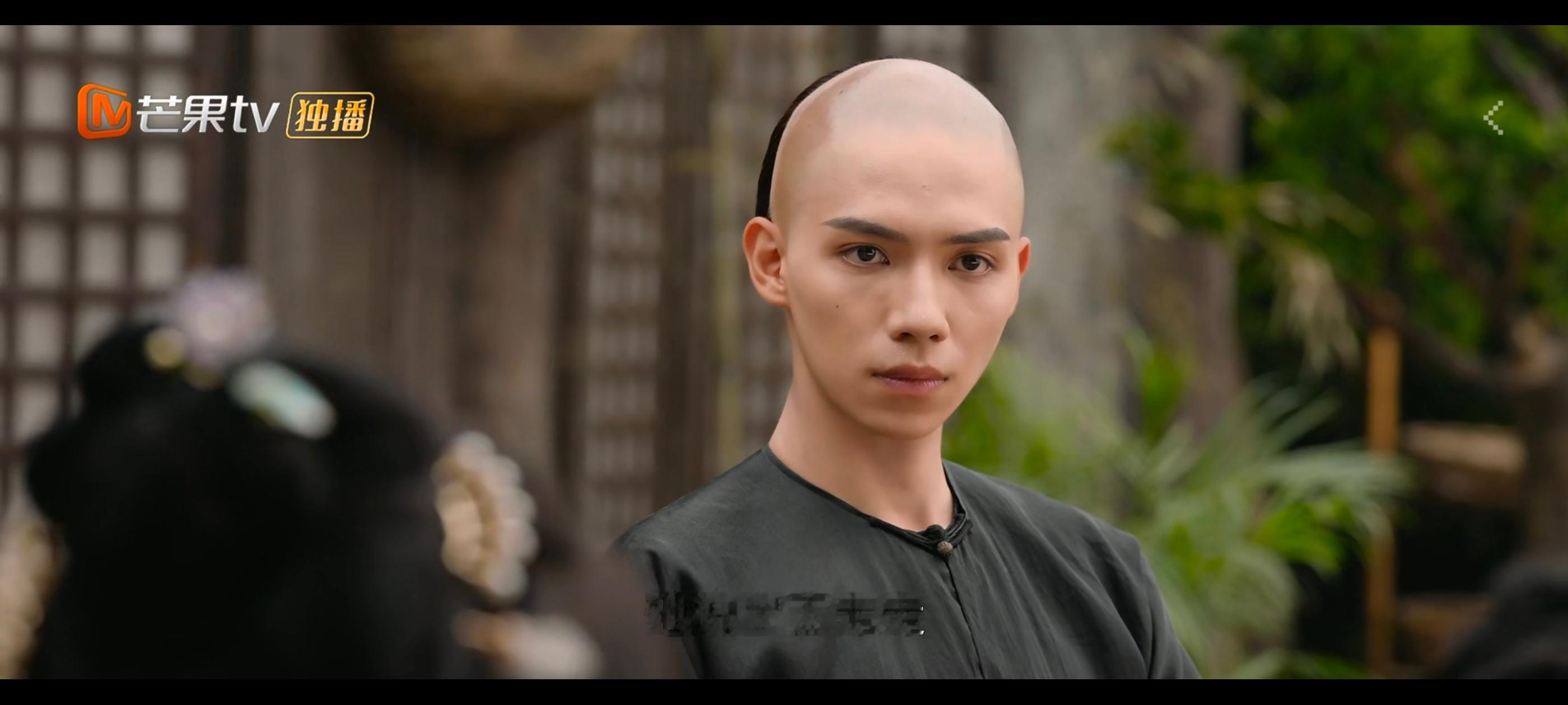 辫子头一个比一个难看 