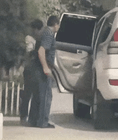 应该给他推上热搜！！
一看这就是个孝子，画面好感人！这才是我们应该大力宣传的正能