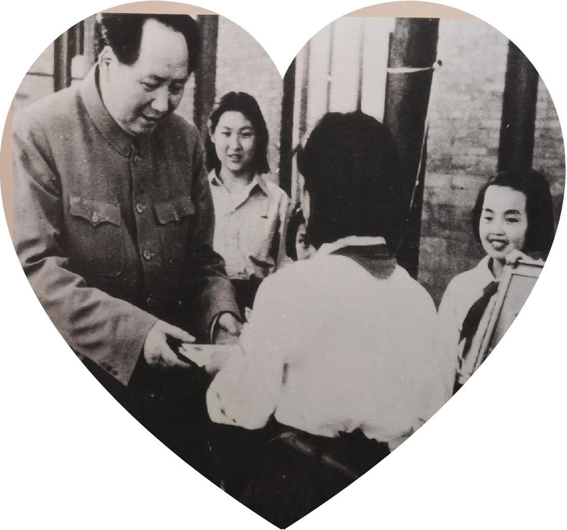 如今，我们依旧怀揣赤诚初心，汇集四方力量，跨越山海的奔赴，以同心为帆，以奋斗为桨