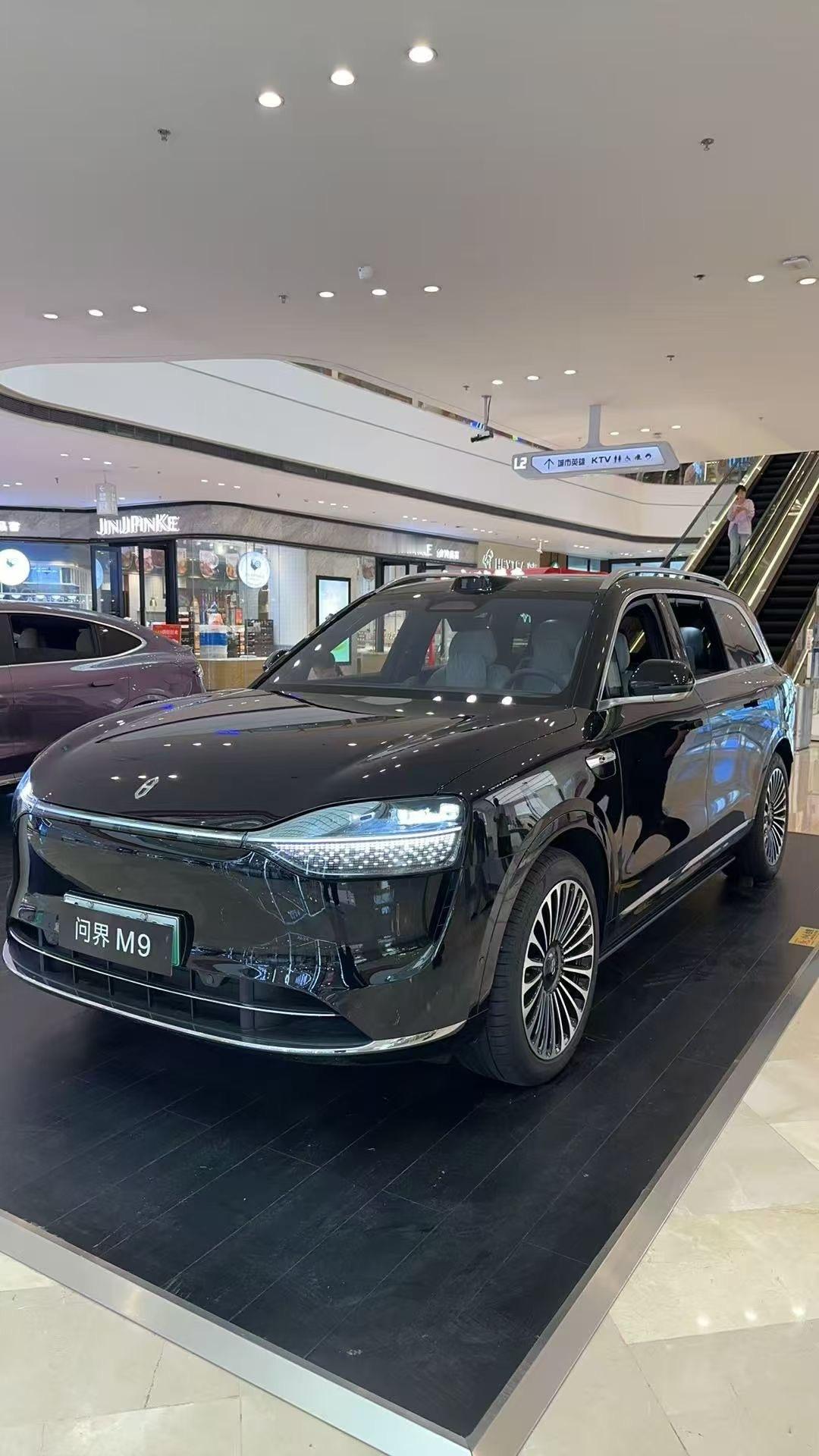 据说预定尊界的很多车主，有不少都是问界M9的车主 ​​​