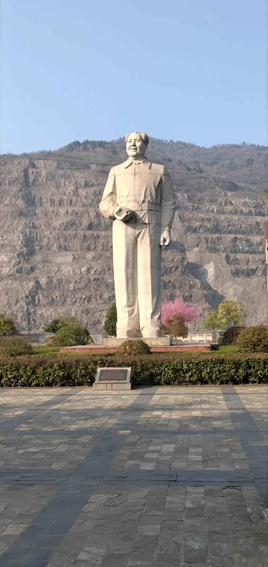 老人家明天132岁了，人民想念您 