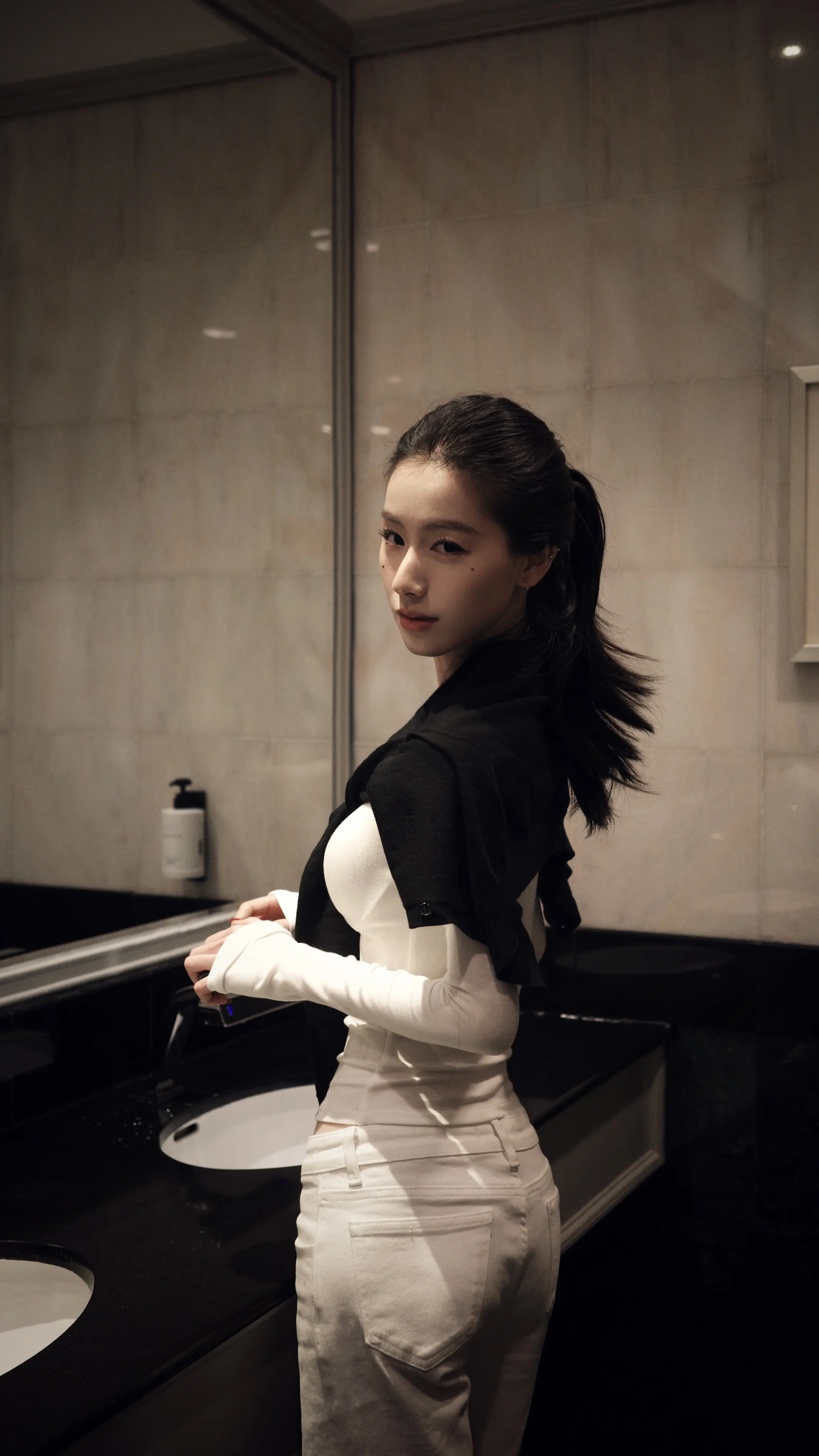 丘比特轻轻飞过月光下