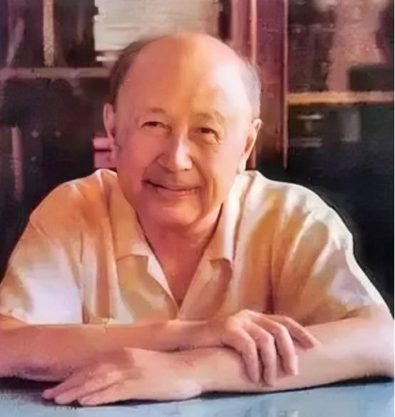 钱学森有多厉害？当年电子陀螺仪的研究团队苦思冥想一年多，始终没捋出头绪，找钱老求