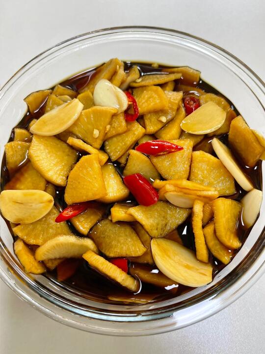 酸辣脆爽的泡萝卜！ 夏天吃这个太开胃啦 清爽又解腻 贼下饭！！吃粥啥的...