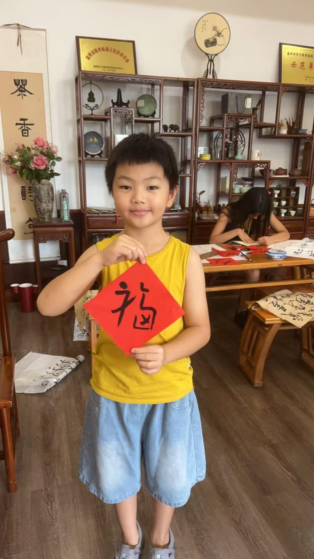 在曲师读硕士的时候，是自己最好看的时候，心也是最静，读了很多很多书。那时开始练字