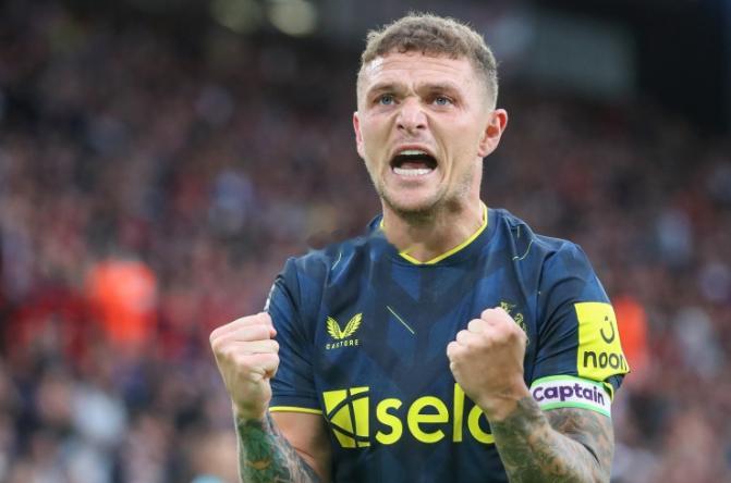 记者：纽卡希望出售特里皮尔，拜仁没兴趣&至少两家沙特球队有意据英国记者Scott