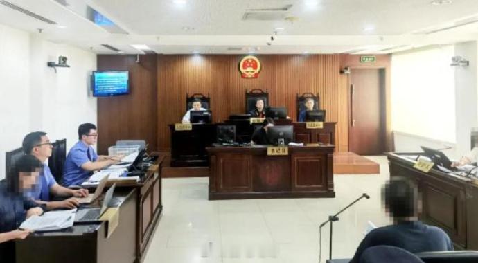 员工用代码17小时删光公司89TB数据北京一名90后算法工程师为给私活腾空间，运