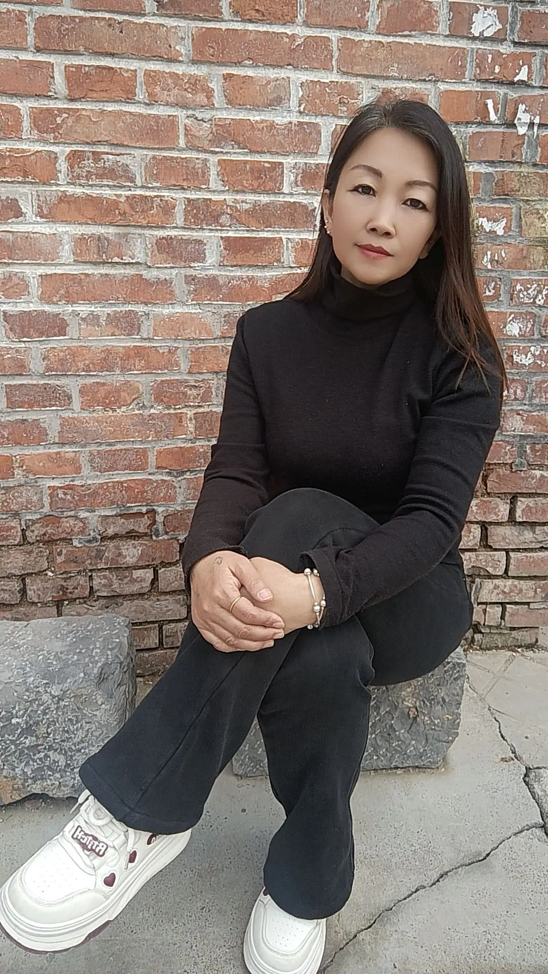 朋友越来越少，话也越来越少，有人说这是孤独，可我觉得这是看透。