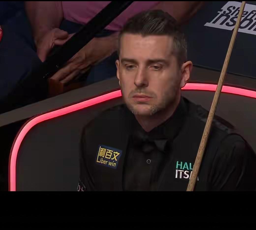 北京时间12月8日，斯诺克英锦赛决赛上，特鲁姆普与塞尔比展开对决，最终塞尔比以1