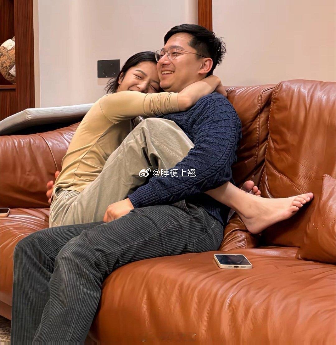 这就是好老公的模范，把妻子当成女儿养 