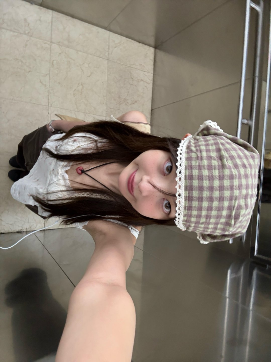 陈怡馨【往年今日】250803 🍠new chat这样拍怪可爱🤳 