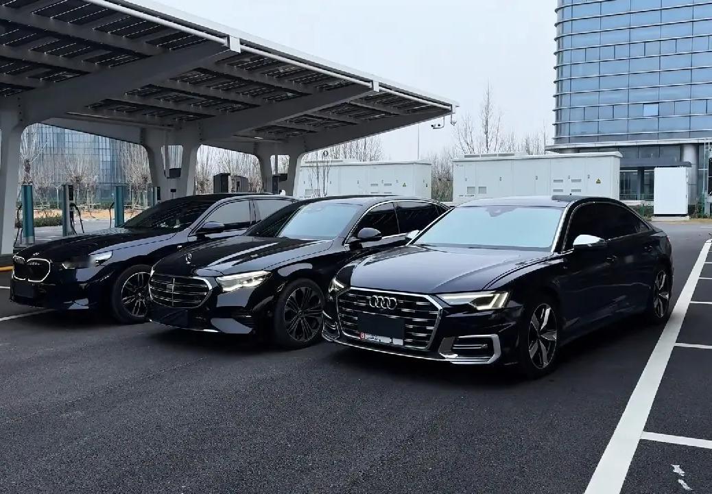 给大家说个事，可能刷新大家的认知。
宝马5系，现在不到27万就能买到了。不是笔误