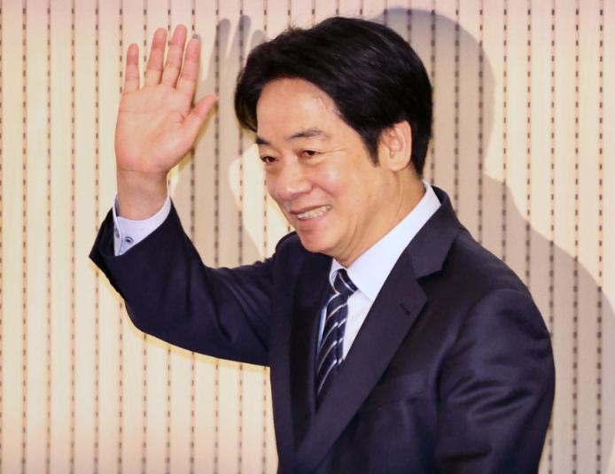 赖清德“窜访”失败，连门都没能出去，3国对台专机关闭空域，民进党爆发“内讧”！