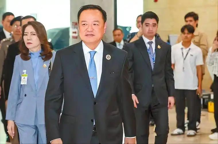 打破外交惯例！泰国总理首站不去北京直奔上海，释放重磅合作信号。

2026 年 