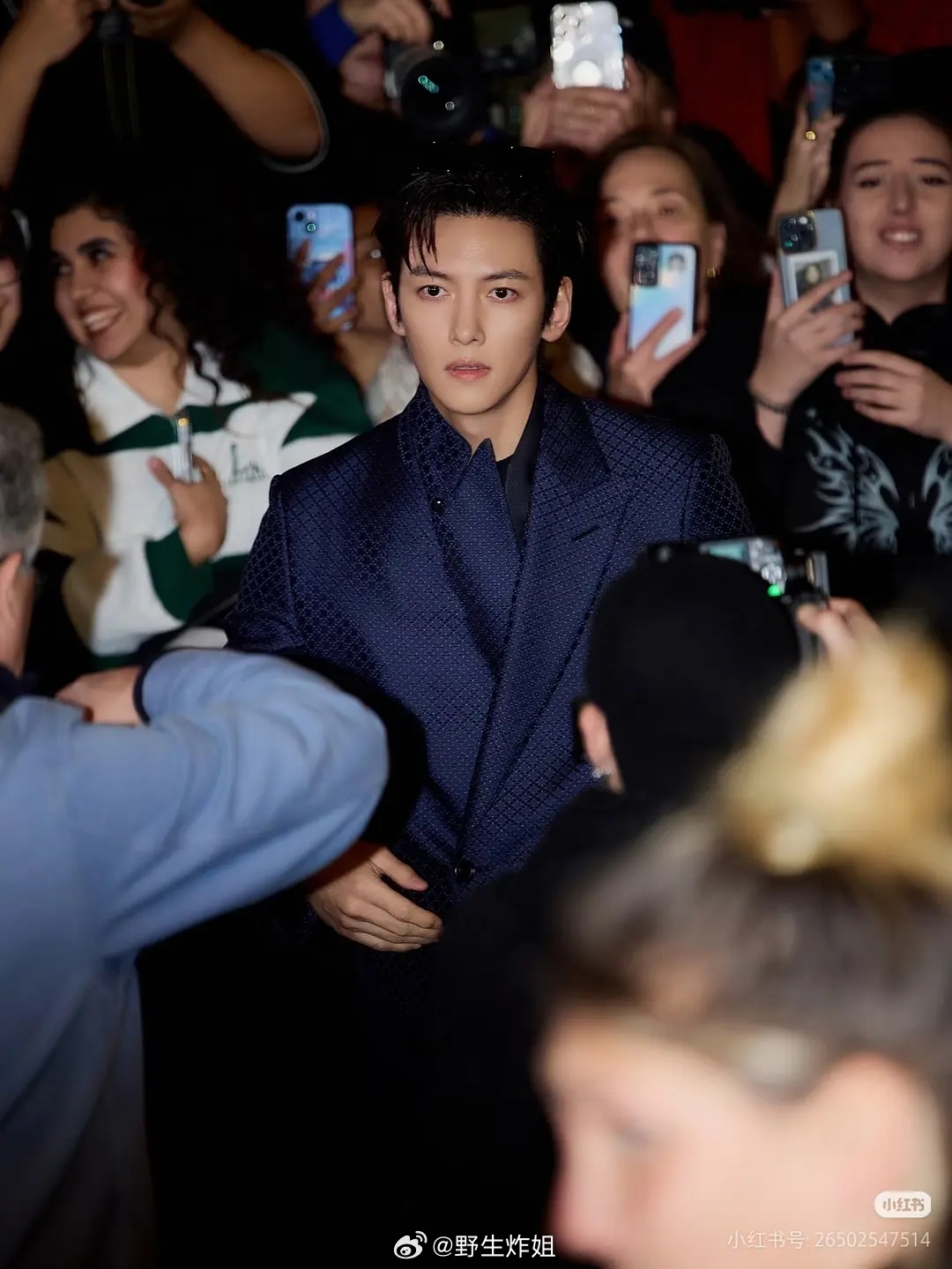 池昌旭出席巴黎时装周状态好绝，一点都没受到韩国空气酵母的影响 