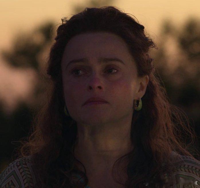 亿万同人字幕组  海伦娜·伯翰·卡特将不会主演《白莲花度假村》第四季。“这个角色