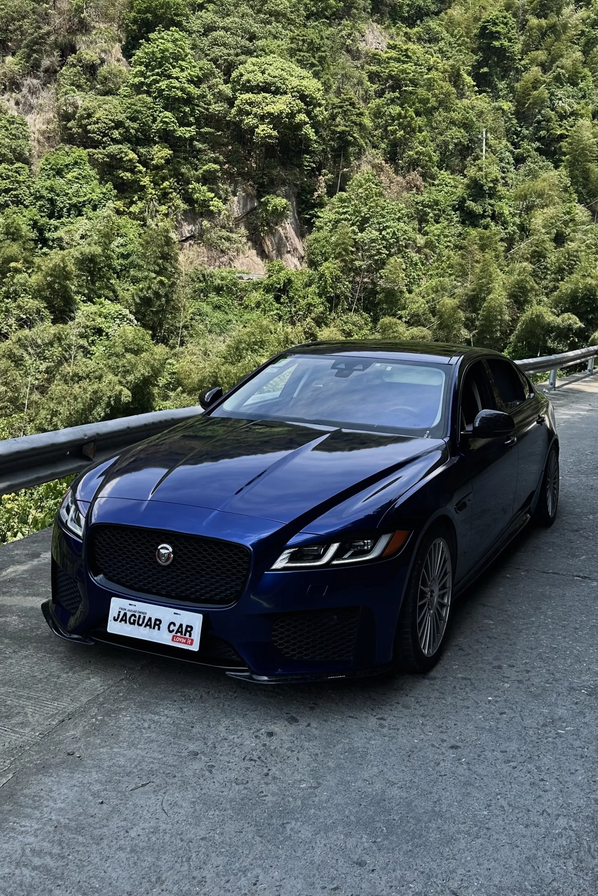 Roadtrip Jaguar XF.